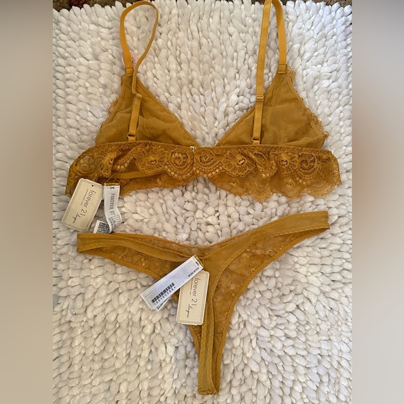 Golden Lace Bralette & Thong Lingerie set Forever21 - Picture 4 of 4
